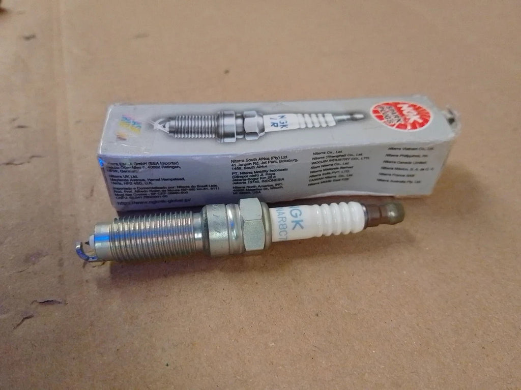 NGK Spark Plug Laser Iridium 93593 Ceramic Metal SILZNAR8C7H New