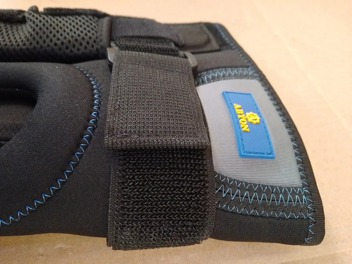 ABYON Hinged Knee Brace Men Women Adjustable Support Open Patella Medium New