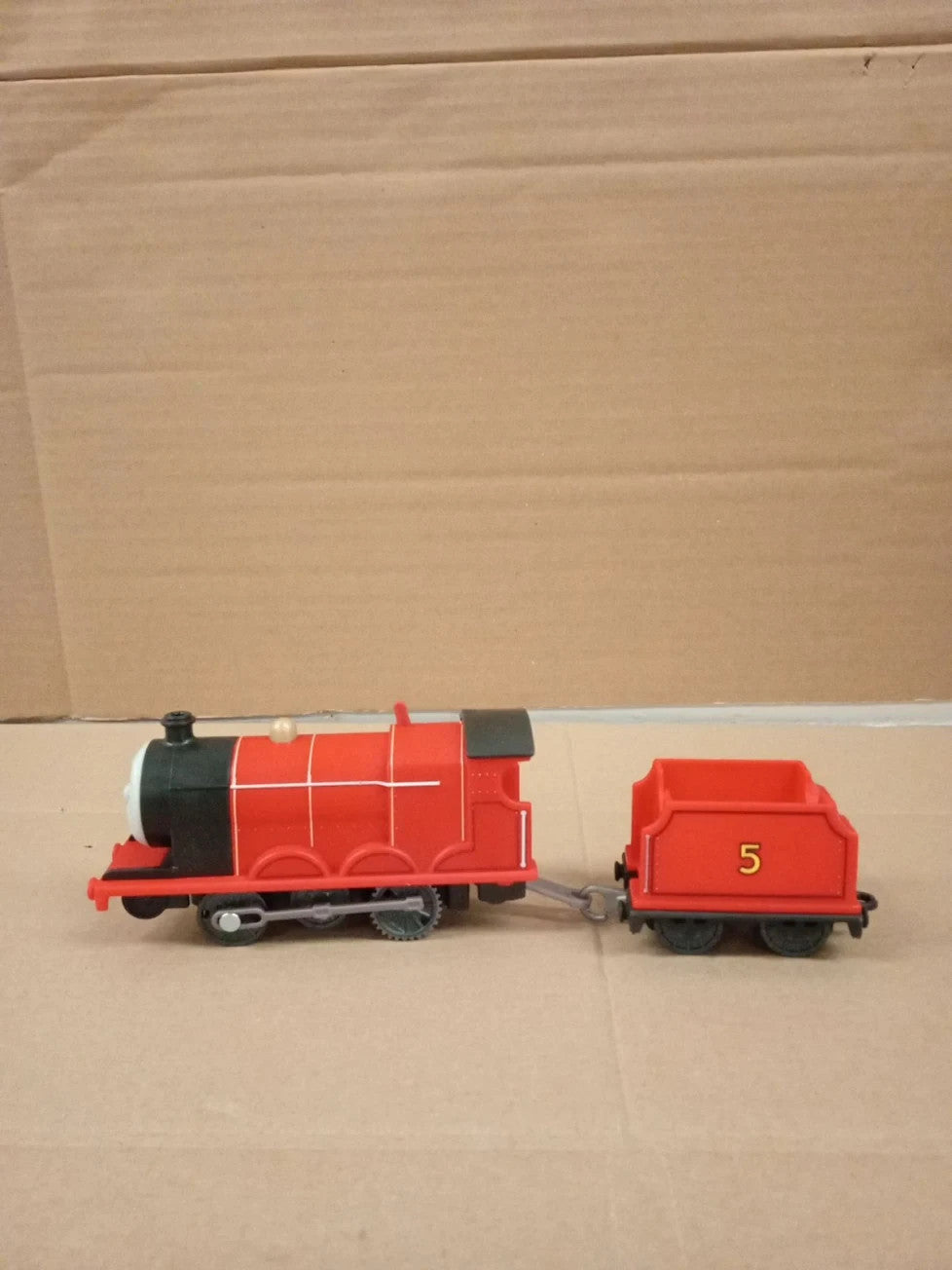Thomas & Friends JGF95 Motorized Toy Train Classic James Battery Powered Engine