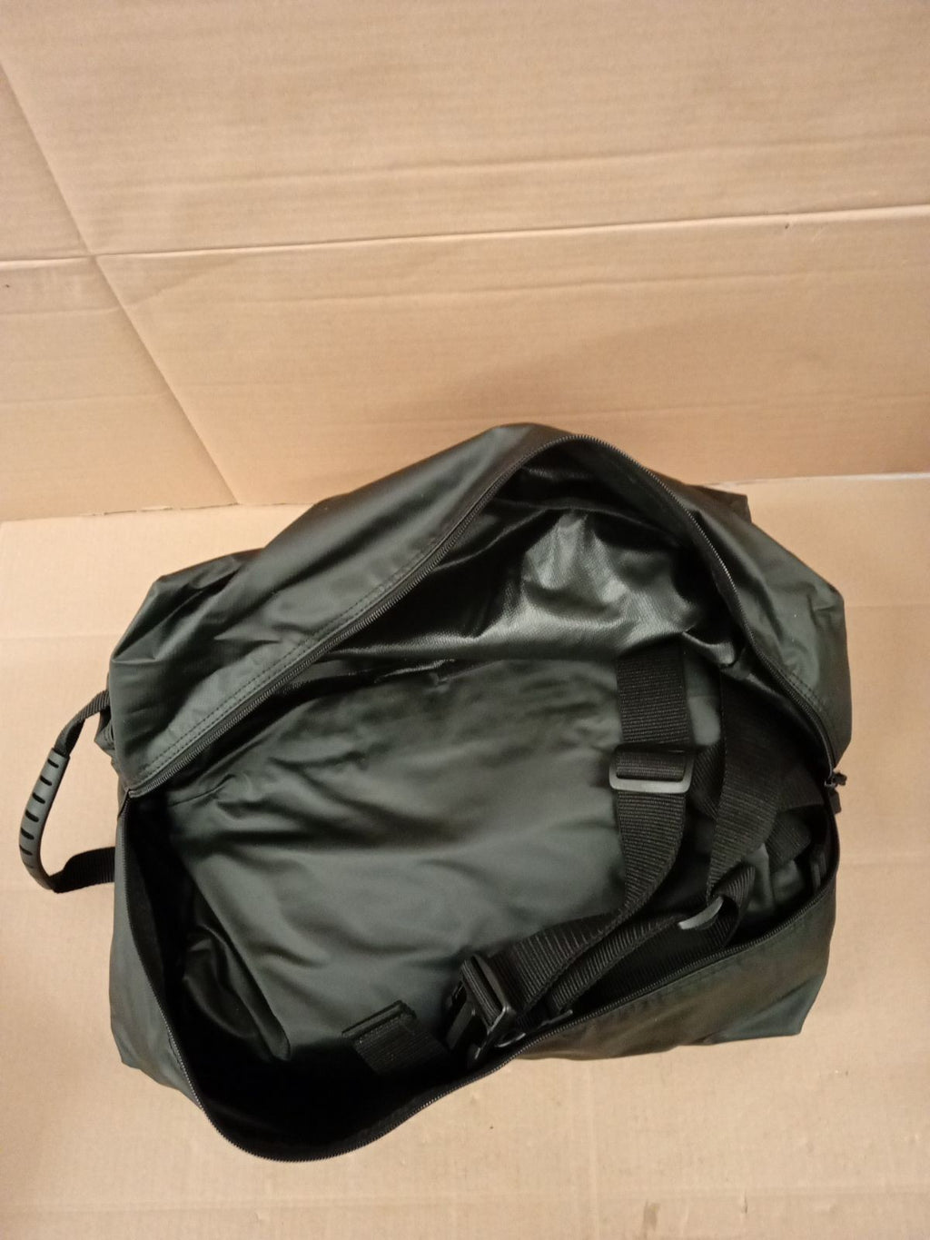 Amazon Basics Rooftop Cargo Carrier Bag 425L Waterproof Roof Black Heavy Duty