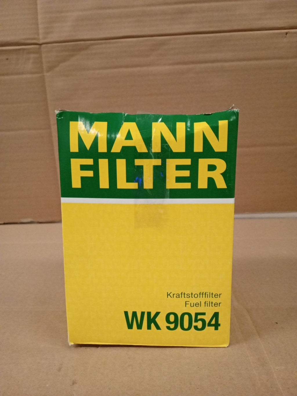 MANN FILTER WK 9054 Fuel Filter Cars + Transporters Replacement Part