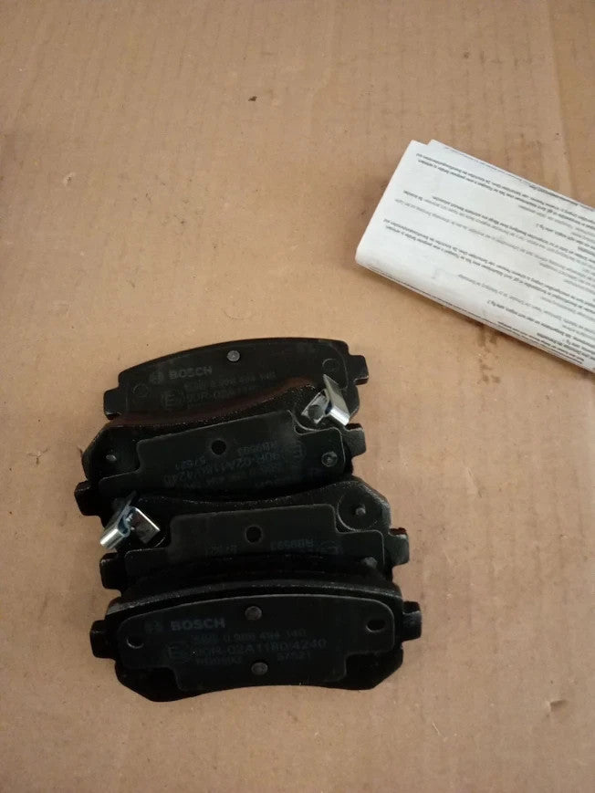 Bosch BP1051 Brake Pads Car Rear Axle 4 Pads Quality Reduced Noise New