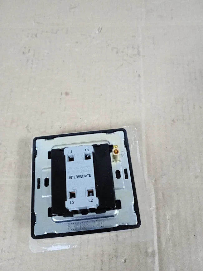 BG Electrical Single Intermediate Wall Light Switch Edge To Edge Rocker New