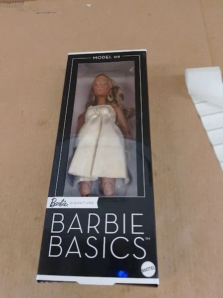 Barbie Basics Model Collector Fashion Doll 09 Brunette Hair Golden Dress New