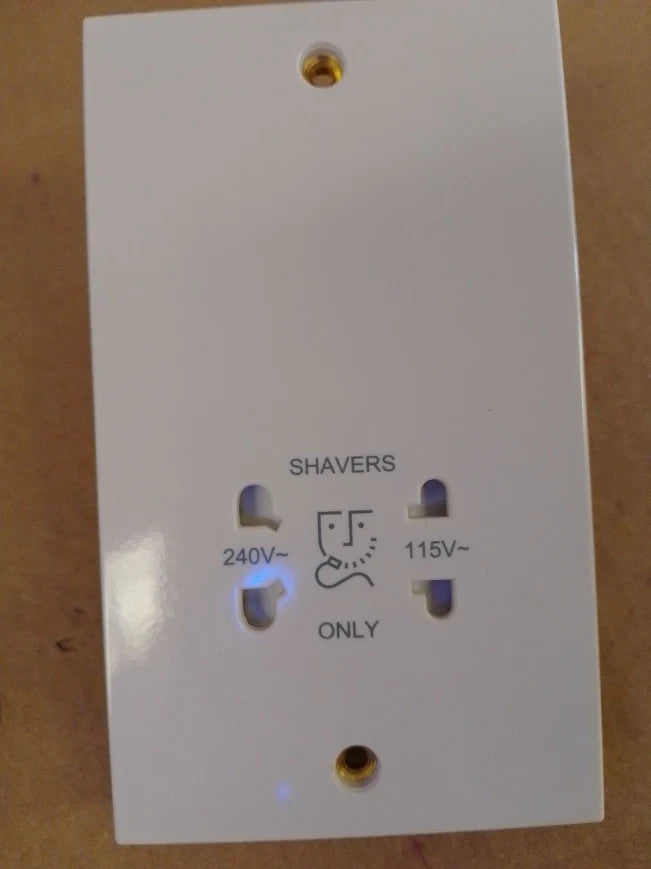 BG Electrical Dual Voltage Shaver Plug Socket Electric Toothbrush Charger