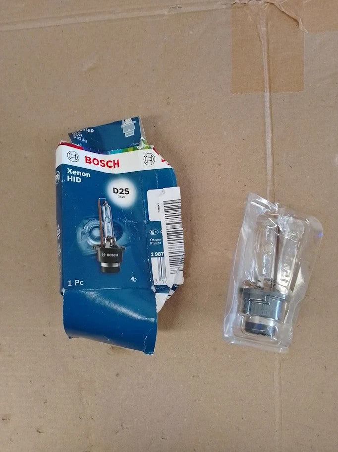 Bosch D2S Xenon HID Bulb Car Headlights 35W 250% More Light Than Halogen New