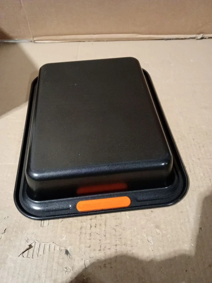 Le Creuset Non Stick Carbon Steel Bakeware Rectangular Cake Tin 28cm Black New