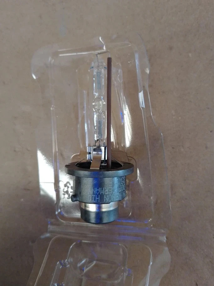 Bosch D2S Xenon HID Bulb Car Headlights 35W 250% More Light Than Halogen New