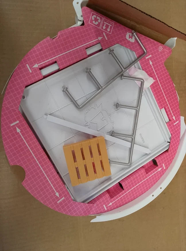 MGA Miniverse Make It Mini Spaces Ice Cream Shop DIY Miniature Craft Building