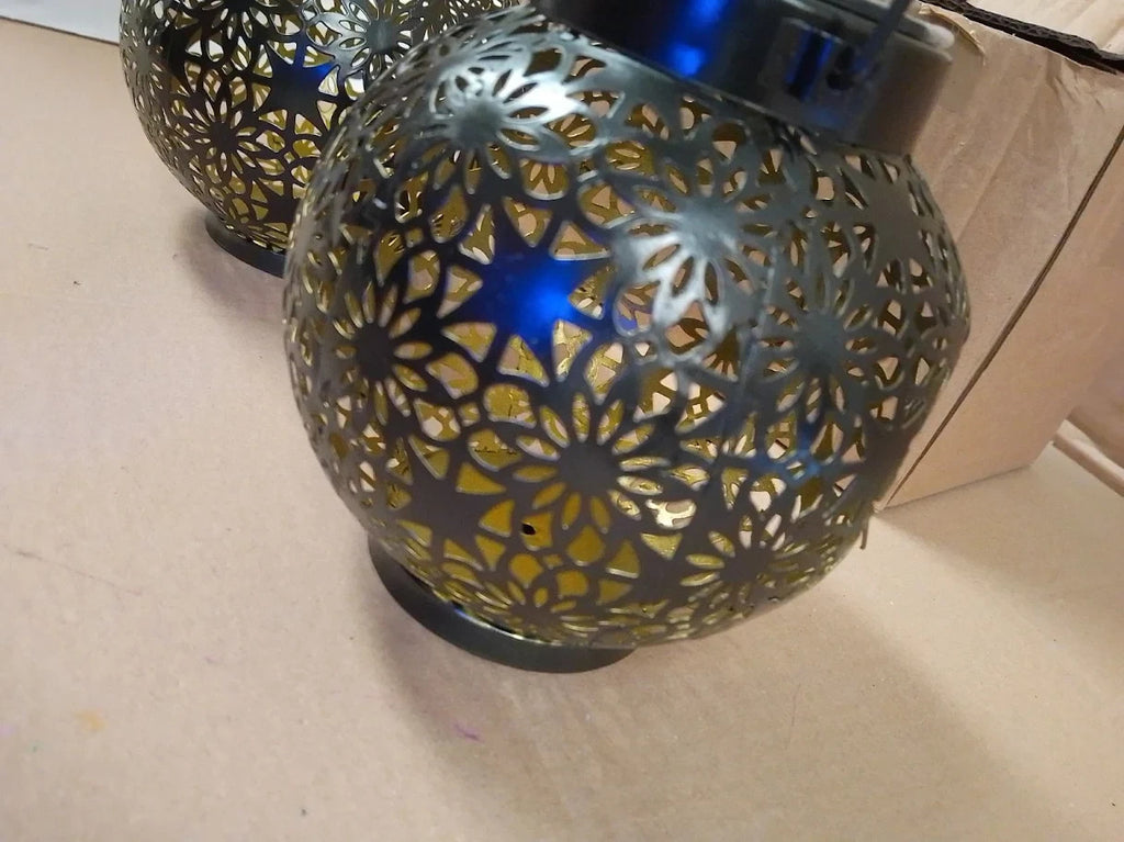 Set Of 2 Solar Powered Hanging Garden Lanterns Metal Globe Outdoor LED New