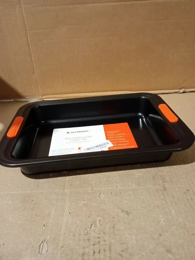 Le Creuset Non Stick Carbon Steel Bakeware Rectangular Cake Tin 28cm Black New
