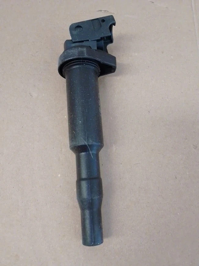 Bosch 0221504464 Ignition Coil 6x7x2cm Male To Female Black