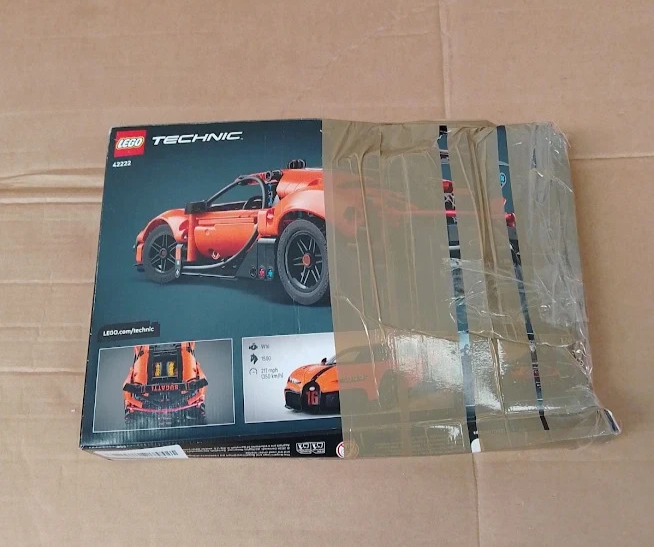 LEGO Technic Bugatti Chiron 42222 Race Car Model W16 Engine Gift 9+ Design New