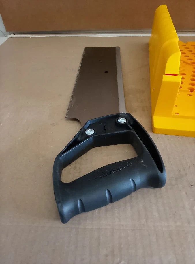 Stanley STA120600 Clamping Mitre Box And Saw 1-20-600