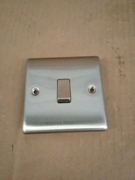 BG Electrical Single Wall Light Switch 2 Way Raised Slim 250V 8.6x2.3x8.6cm New