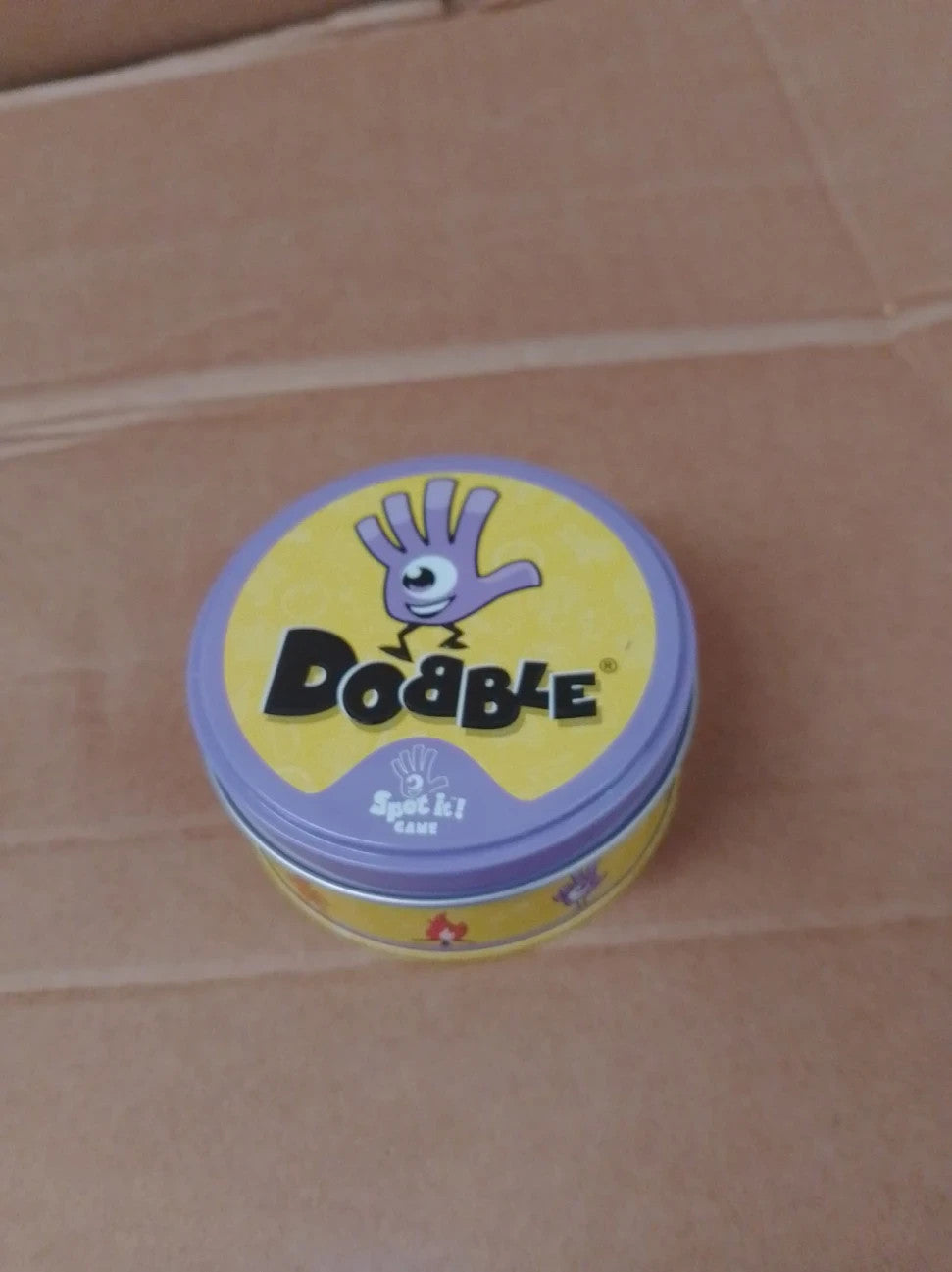 Asmodee Dobble Fun Family Card Game 2-8 Players 15min. Play Time 6+ Tin Box New