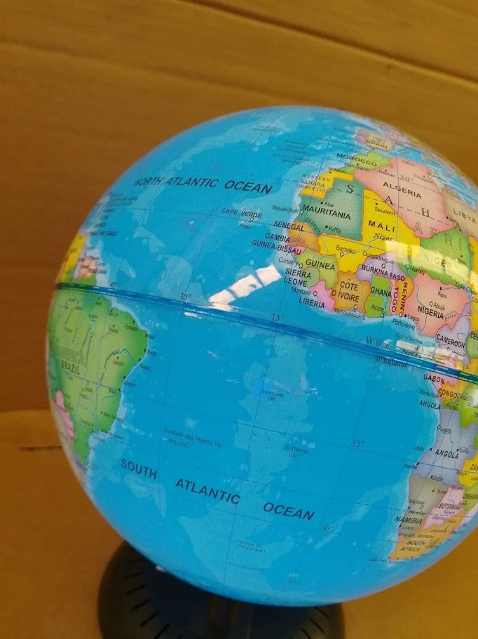 Science Mad Light Up Globe Kids Learn About Planet Earth Fun Features 20cm
