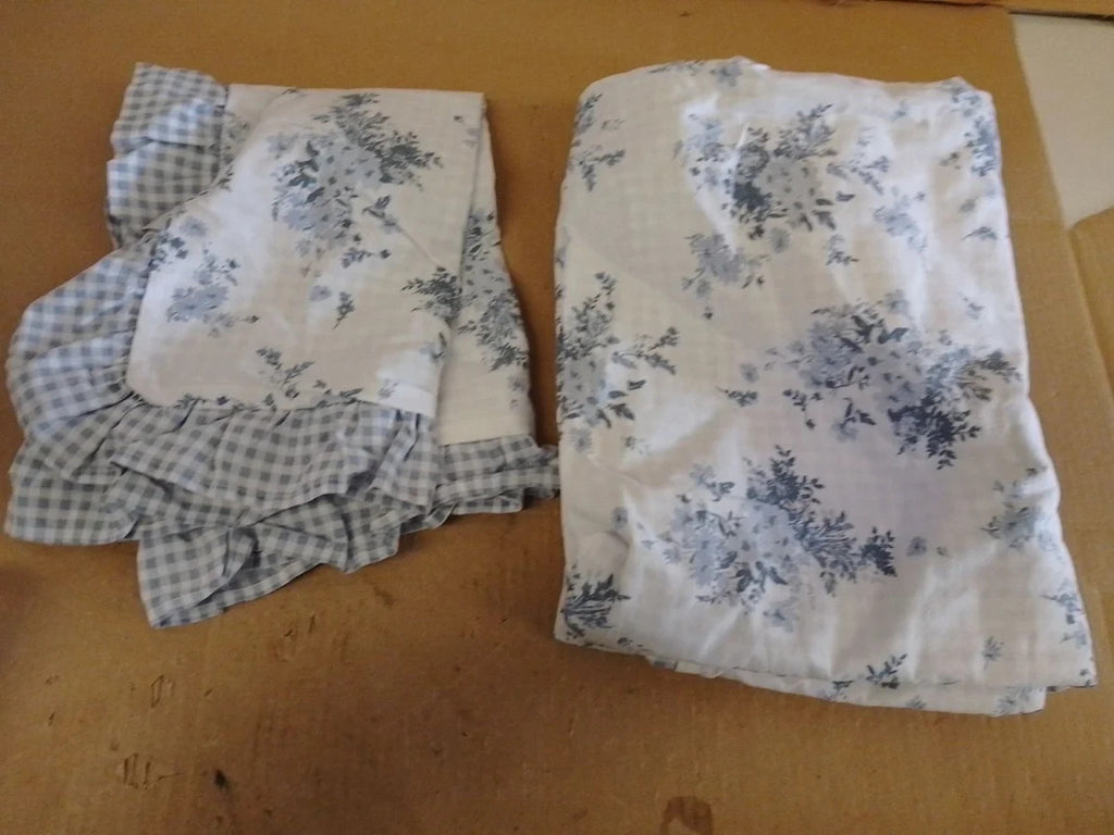 Catherine Lansfield Lucie Floral Frill Reversible Single Duvet Cover Set Single