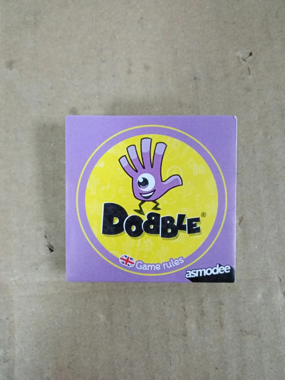 Asmodee Dobble Fun Family Card Game 2-8 Players 15min. Play Time 6+ Tin Box New