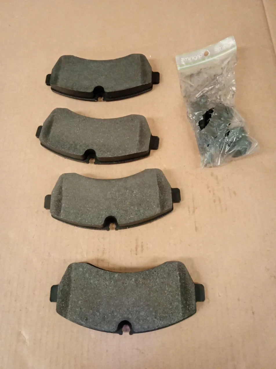 Bosch BP1104 Brake Pads Car Front Axle Bosch Quality Reduced Noise Dust 4 Pack