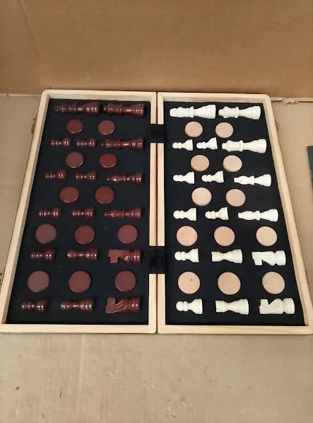 Sarr Klith Chess Set 2in1 32pcs 2 Extra Queens 16in Wooden Magnetic Board