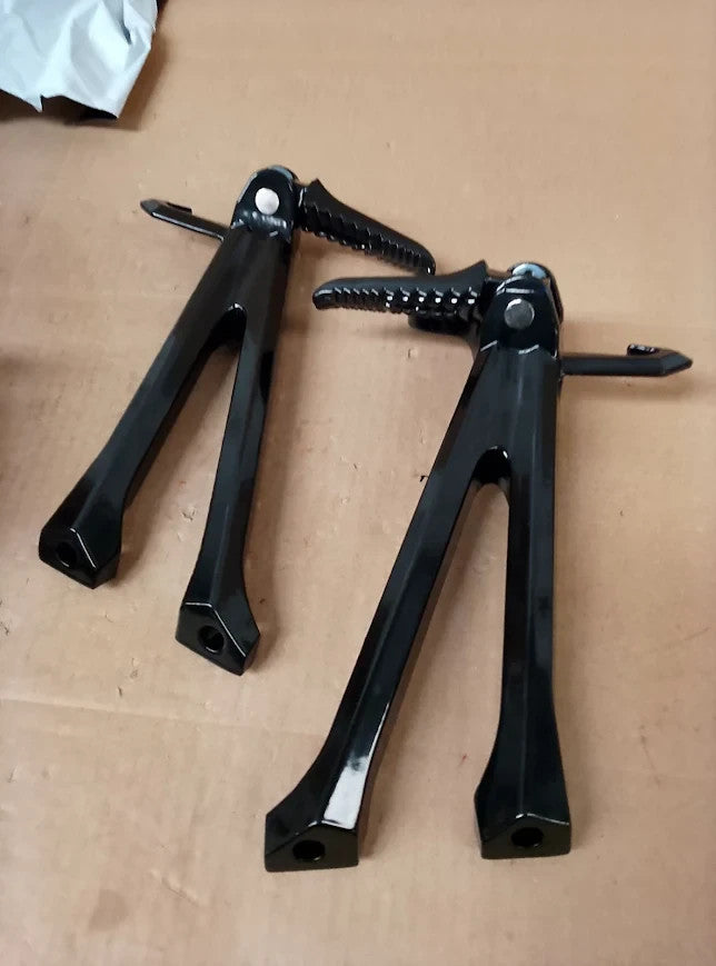 Motorcycles Rear Passenger Foot Pegs Footrest Bracket Fit Suzuki