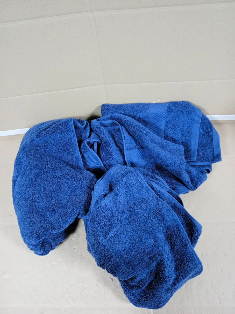 White Classic Luxury Bath Towels 3 Pieces Large 700 GSM Cotton Soft 27x54cm New