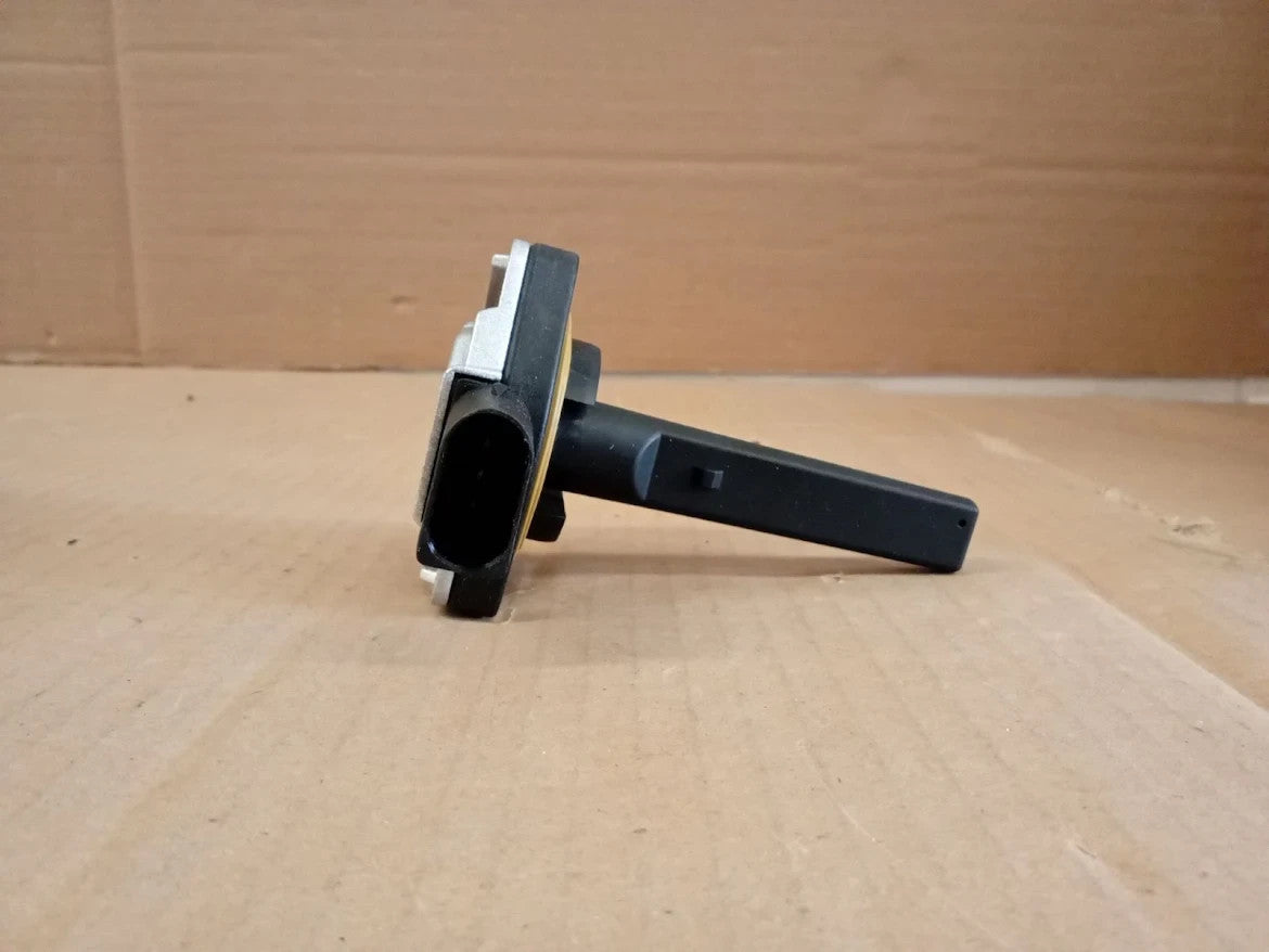 Febi Bilstein 23907 Oil Level Sensor 14x14x8cm 1 Pack