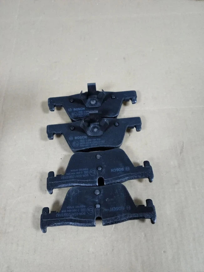 Bosch BP1475 Brake Pads Car Rear Axle Bosch Quality Reduced Noise Dust New
