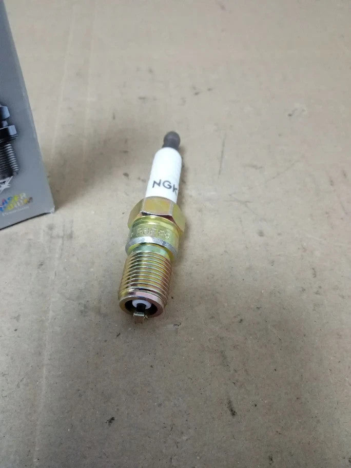 NGK Spark Plug SILZKFR8D7G Laser Iridium 90912 New