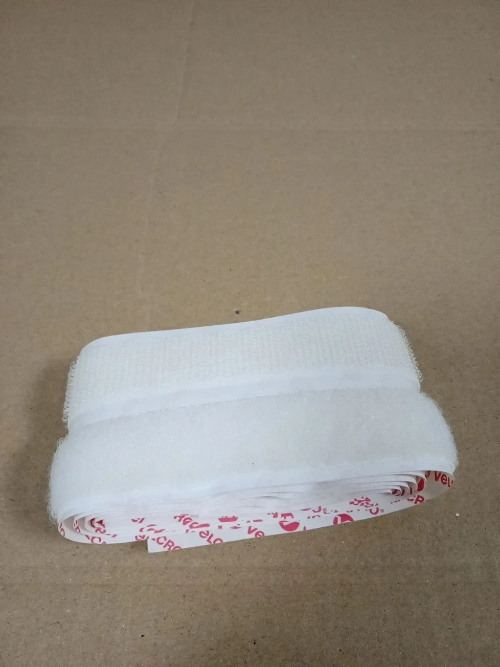 Hook Loop Brand VEL60210 Stick On Fasteners Perfect 20mmx1m White Nylon New