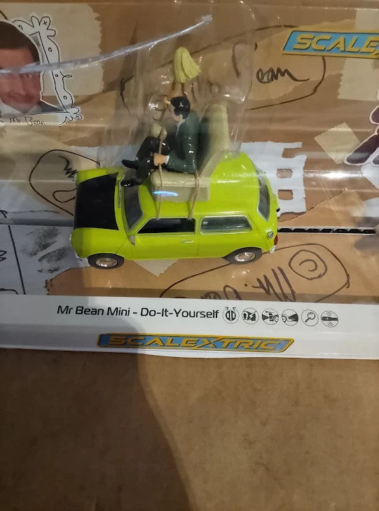 Scalextric Cars C4334 Mr Bean Mini Do It Yourself Episode Green 12x6x8cm 4+ New