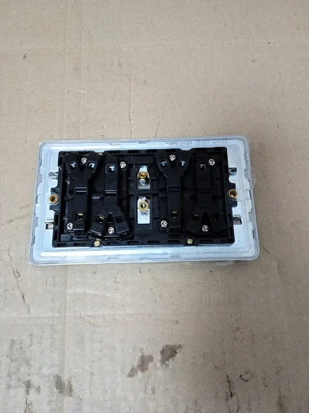 Knightsbridge SF4100BN Screwless 10 A 4 Gang 2 Way Switch Black Nickel New