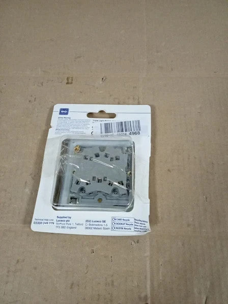 BG Electrical Triple Wall Light Switch 2 Way Screwless Front Plate Slim New