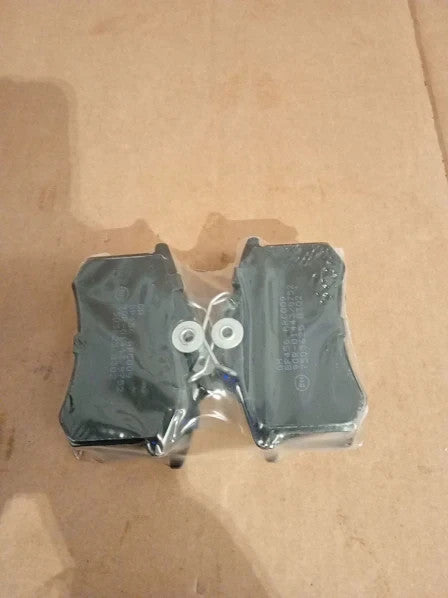 Quinton Hazell Brake Pad Set 4 Oem Quality Direct Fit Single Axle Rear New