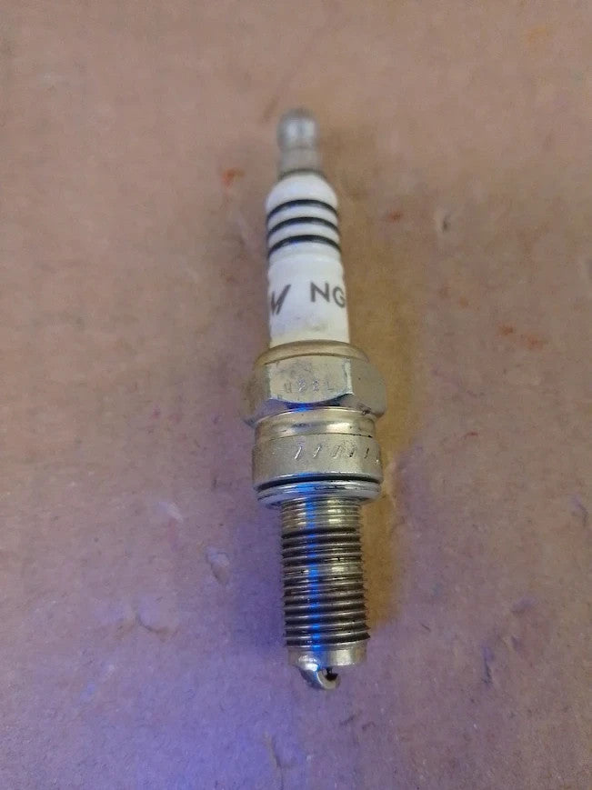 NGK 3521 CR9EIX Iridium IX Spark Plug Pack Of 1 Car Truck 00087295035214