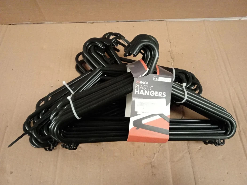 Roe Tenpo Coat Hangers 50 Pack Black Adult Plastic Durable & Lightweight New