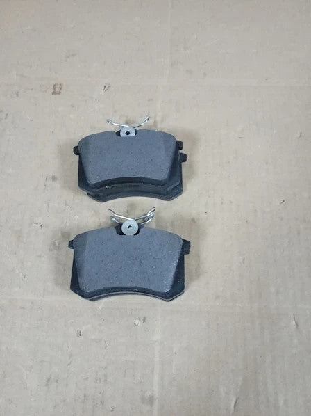 Delphi LP565 Brake Pad Alloy Steel 2.028 Lb Rear 12.4x9.2x9.2cm New