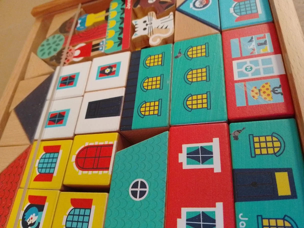 Janod Set 36 Solid Wood Cubes City Theme Ideal Complement Car Mats 2+ New