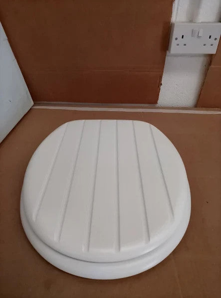 Argos Home Tongue Groove Style Toilet Seat White Adjustable 45x37.3x5.3cm New