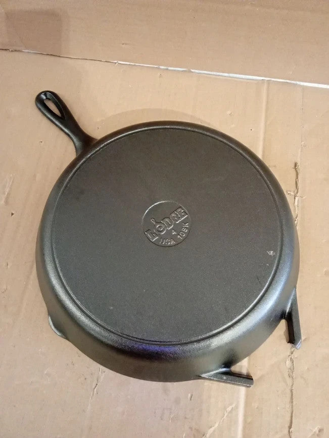 Lodge Pre Seasoned Cast Iron Skillet Indoor Outdoor Induction Frying Pan 12in
