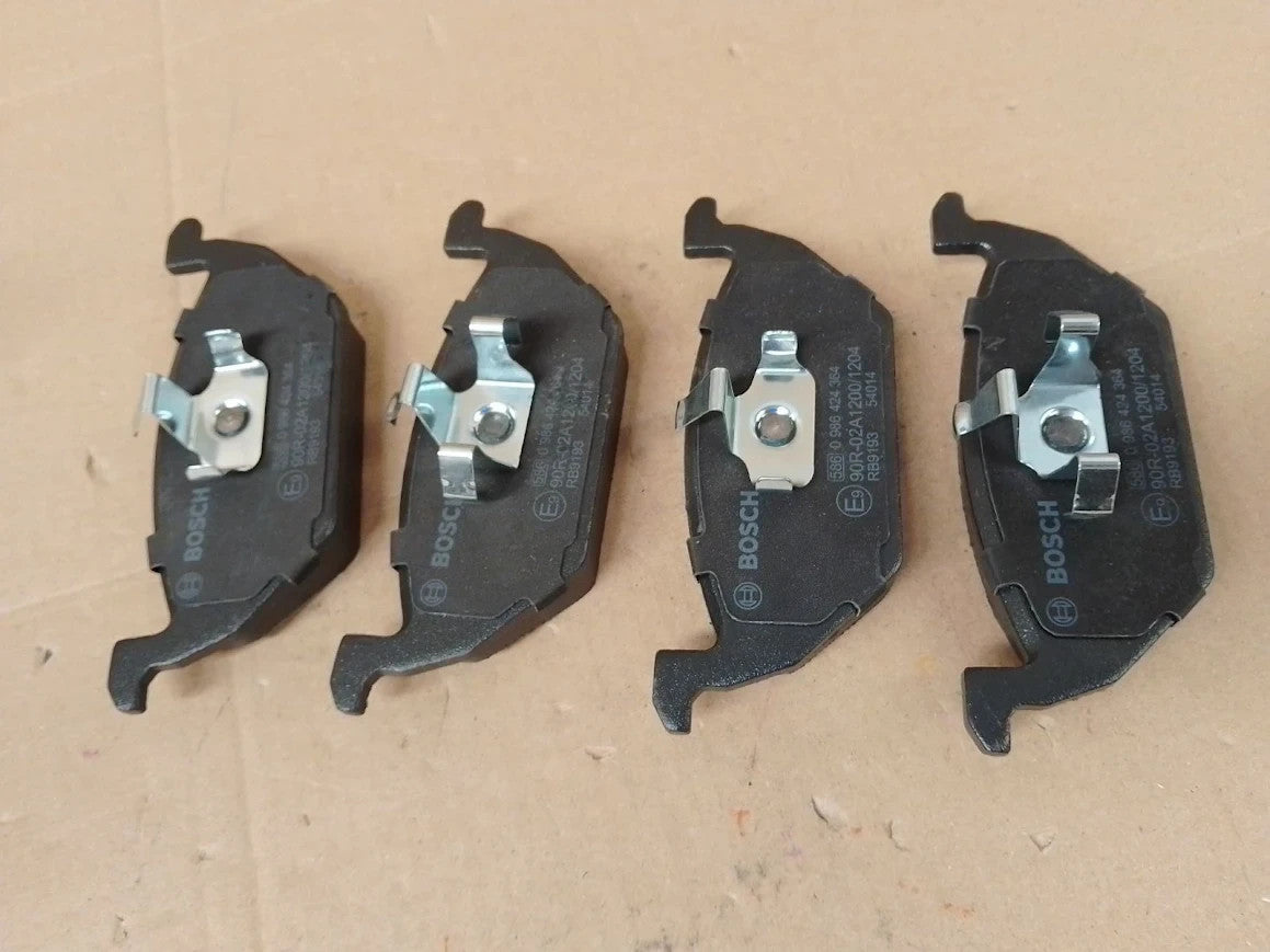 Bosch BP175 Brake Pads Car Front Axle Quality Reduced Noise Dust 4 Pads New