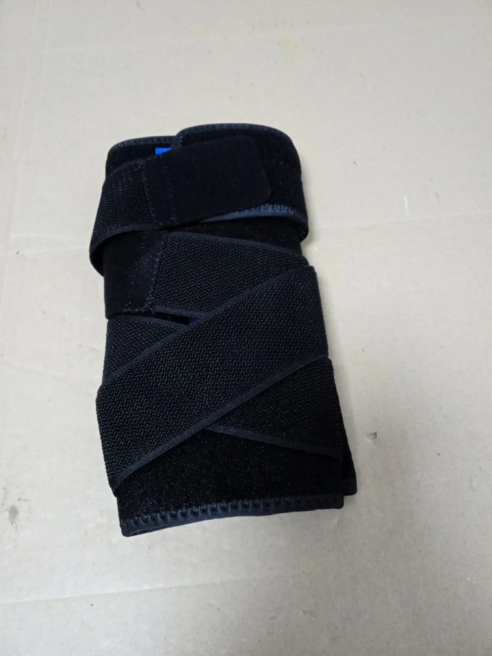 ABYON Knee Support Men & Women Adjustable Non Slip Stabilizers Black L/XL New