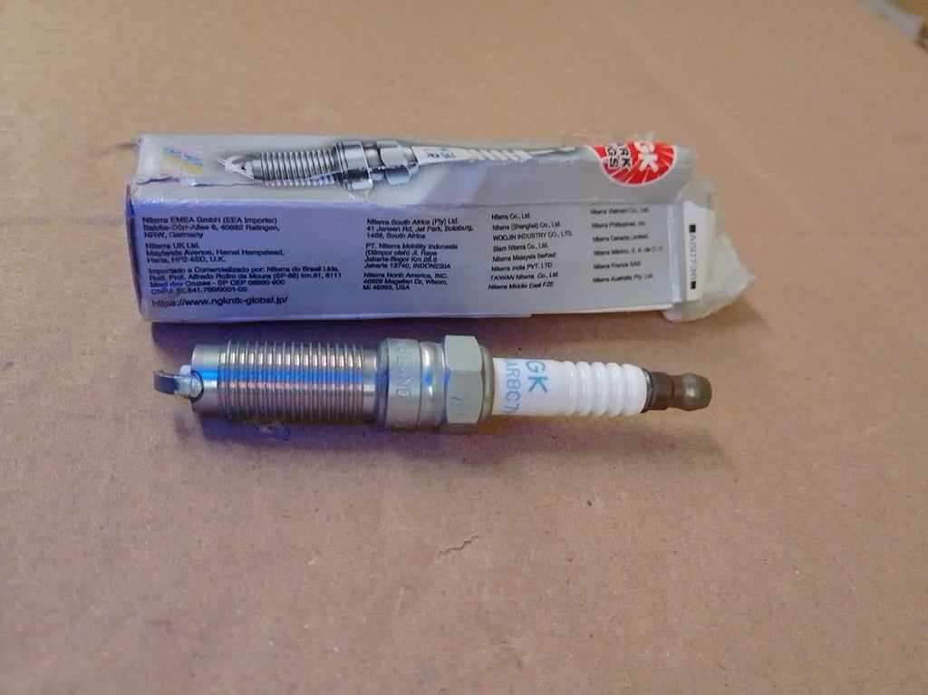 NGK Spark Plug Laser Iridium 93593 Car Ceramic Metal SILZNAR8C7H New