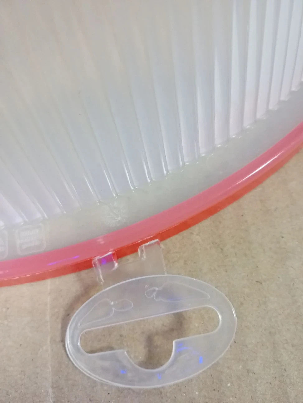 Snips Microwave Plate Bell 26.2x26.2x7.6cm Colour Red Transparent Lid Cover