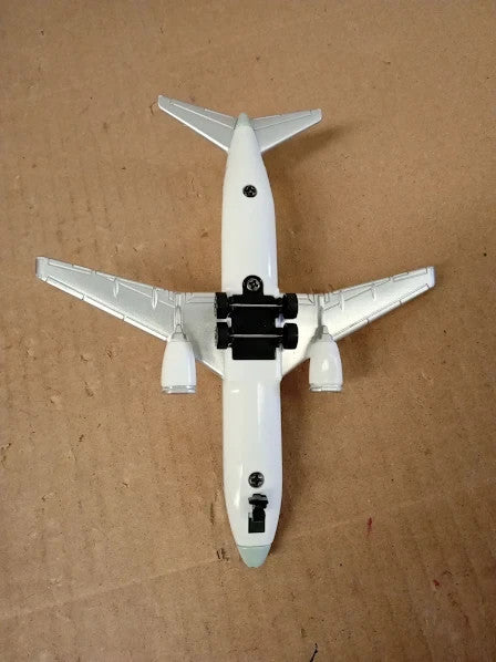 Qiyumoke Qatar 1:300 Die Cast Airplane Model A380 Sky Jumbo 7.48x7.95x2.64in