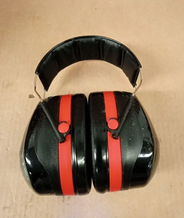 3M Peltor Optime III Ear Defenders 35dB Noise Protection Black Red Design