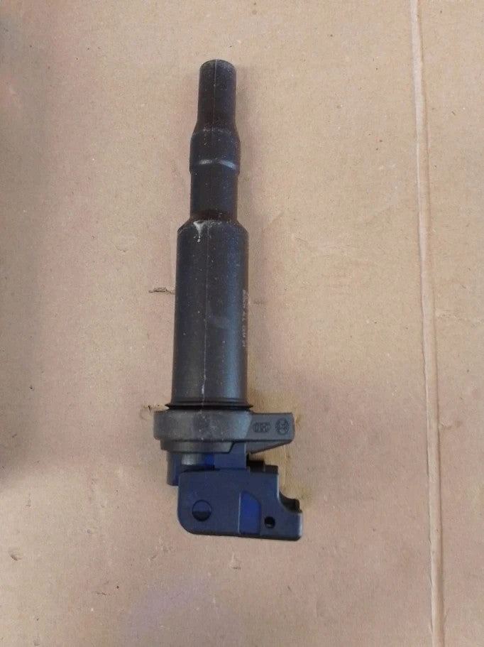 Bosch 0221504470 Ignition Coil Male To Female For Car 6x7x21cm