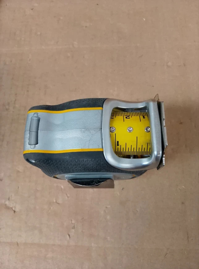 Stanley Fatmax Xtreme 8m 26Ft 32Mm Wide Tape Measure FMHT382185