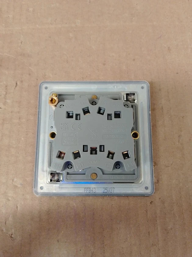 Bg Electrical Double Wall Light Switch 2Way Screwless Front Plate Slim New